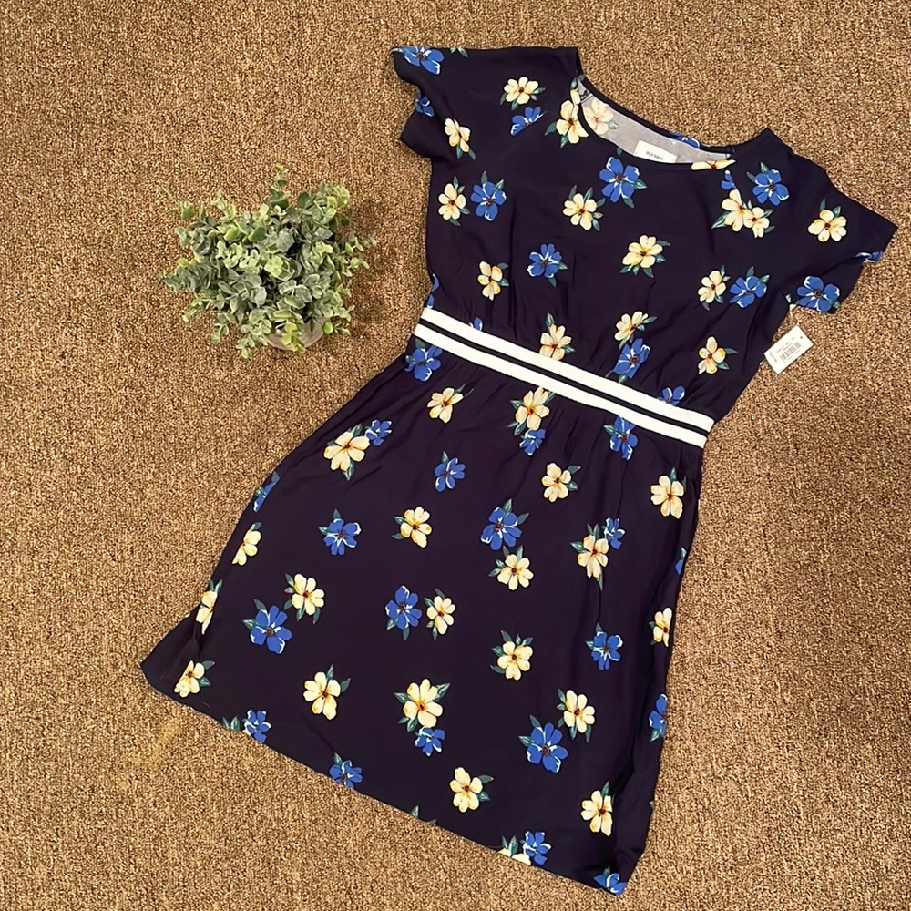 Girls navy blue floral dress size 10-12